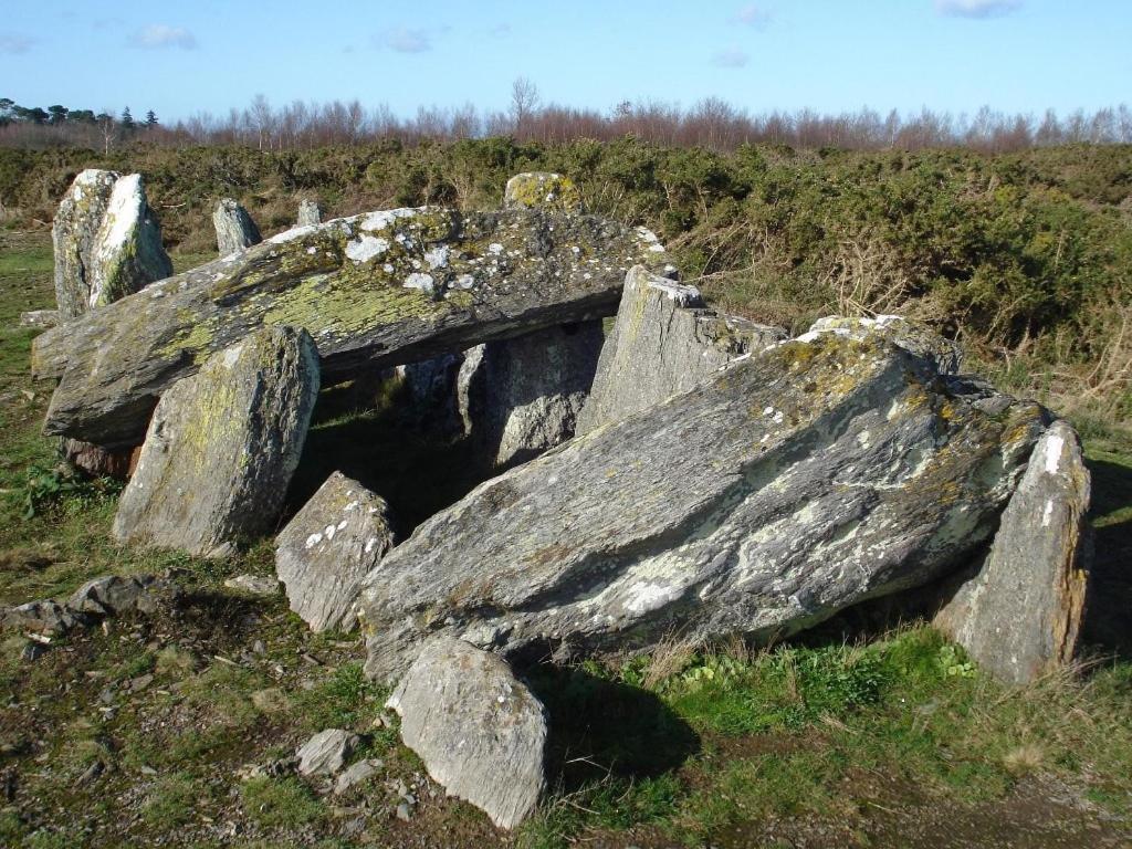 Moulin Menhirs & Zone Naturelle Protegee Saint-Just  Exterior photo